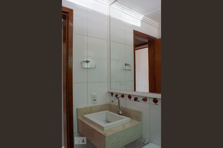 Apartamento para alugar com 70m², 2 quartos e 2 vagasBanheiro