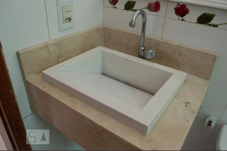 Apartamento para alugar com 70m², 2 quartos e 2 vagasBanheiro