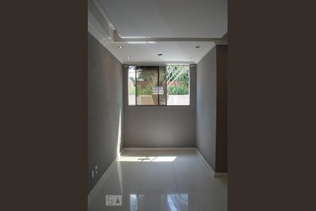 Apartamento para alugar com 70m², 2 quartos e 2 vagasSala