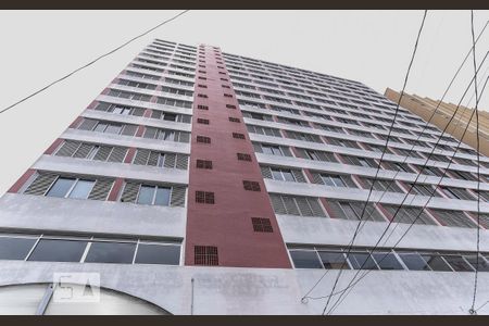 Apartamento para alugar com 47m², 2 quartos e 1 vaga Apartamento para alugar com 47m², 2 quartos e 1 vagaFachada