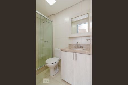Banheiro de apartamento à venda com 2 quartos, 58m² em Vila Nova, Porto Alegre