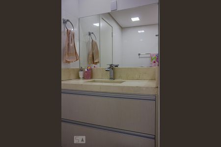 Apartamento à venda com 84m², 3 quartos e 2 vagasBanheiro