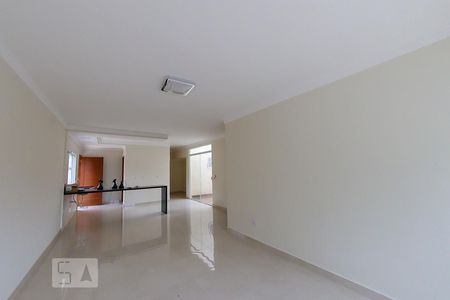 Sala de casa à venda com 3 quartos, 160m² em Vila Maranduba, Guarulhos