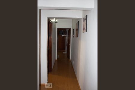 Casa à venda com 250m², 4 quartos e 3 vagasCorredor