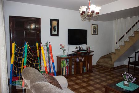 Sala de casa à venda com 4 quartos, 250m² em Vila Taquari, São Paulo