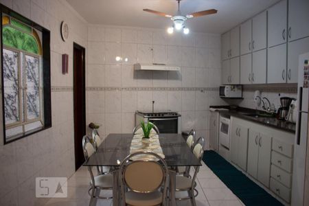 Casa à venda com 250m², 4 quartos e 3 vagasCozinha