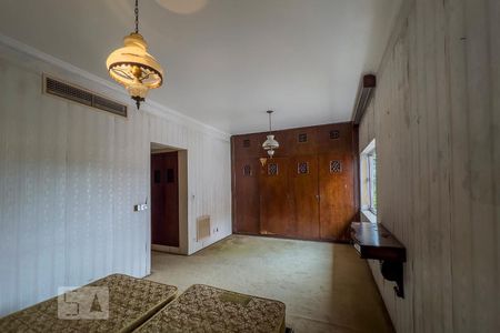 Casa à venda com 300m², 5 quartos e 5 vagasSuíte 1