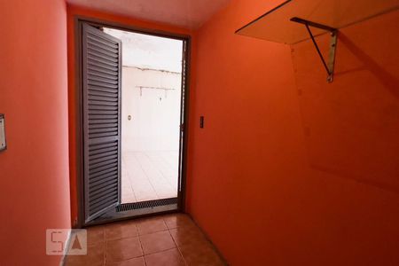 Casa à venda com 300m², 5 quartos e 5 vagasCorredor
