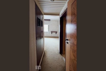 Casa à venda com 300m², 5 quartos e 5 vagasCorredor