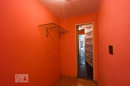 Casa à venda com 300m², 5 quartos e 5 vagasCorredor