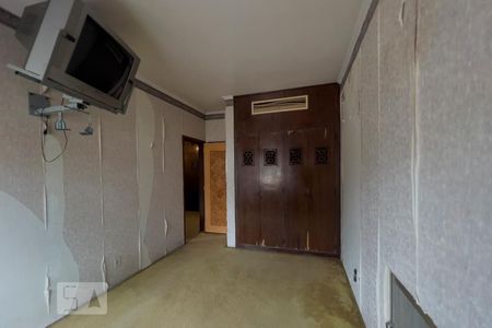 Casa à venda com 300m², 5 quartos e 5 vagasSuíte 2