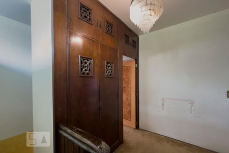 Casa à venda com 300m², 5 quartos e 5 vagasSuíte 2