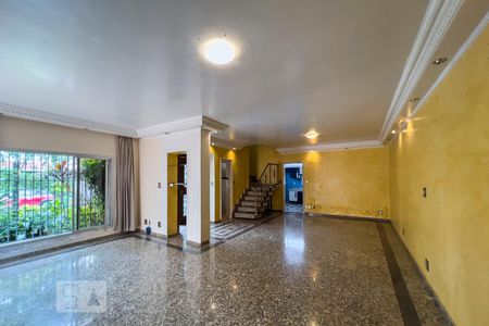   Sala de casa para alugar com 5 quartos, 300m² em Planalto Paulista, São Paulo