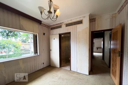 Casa à venda com 300m², 5 quartos e 5 vagasSuíte 3