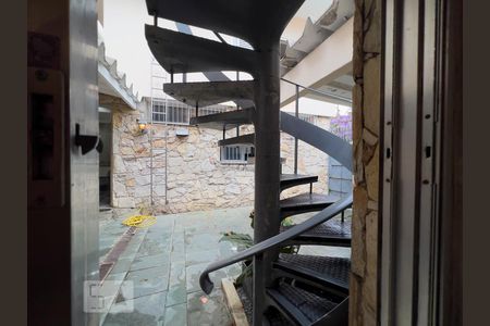 Casa à venda com 300m², 5 quartos e 5 vagasVista