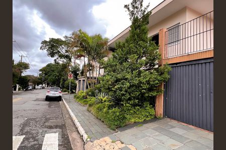 Casa à venda com 300m², 5 quartos e 5 vagasFachada