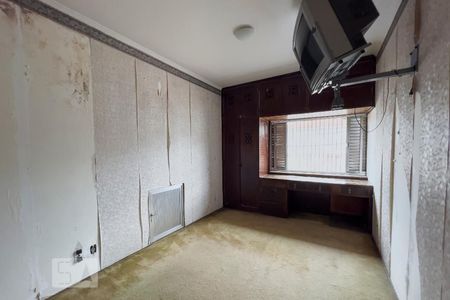 Casa à venda com 300m², 5 quartos e 5 vagasSuíte 2