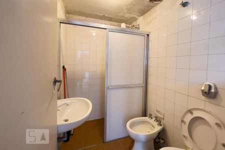 Casa à venda com 300m², 5 quartos e 5 vagasBanheiro de Serviço