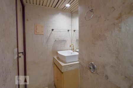 Casa à venda com 300m², 5 quartos e 5 vagasBanheiro da Suíte 2