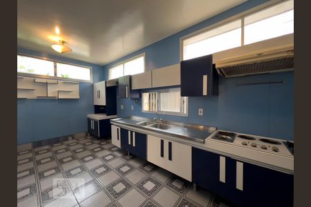 Casa à venda com 300m², 5 quartos e 5 vagasCozinha