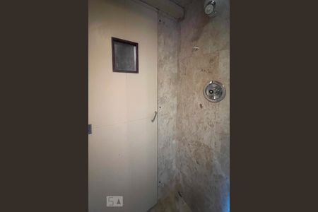 Casa à venda com 300m², 5 quartos e 5 vagasSauna no Banheiro da Suíte 1