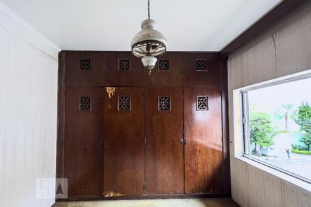 Casa à venda com 300m², 5 quartos e 5 vagasSuíte 1