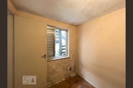 Casa à venda com 300m², 5 quartos e 5 vagasQuarto de Serviço