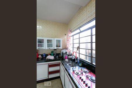 Casa à venda com 400m², 2 quartos e 2 vagasCozinha