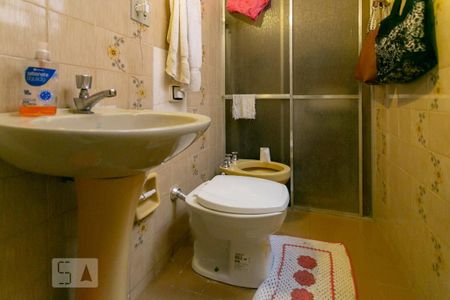 Casa à venda com 400m², 2 quartos e 2 vagasBanheiro da Suíte