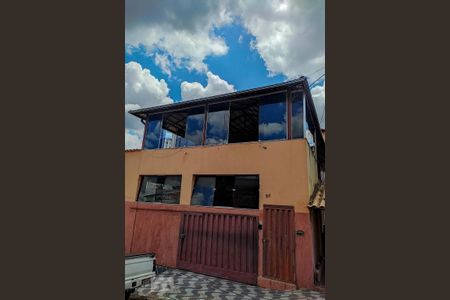 Casa à venda com 400m², 2 quartos e 2 vagasFachada