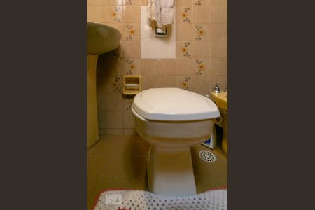 Casa à venda com 400m², 2 quartos e 2 vagasBanheiro da Suíte