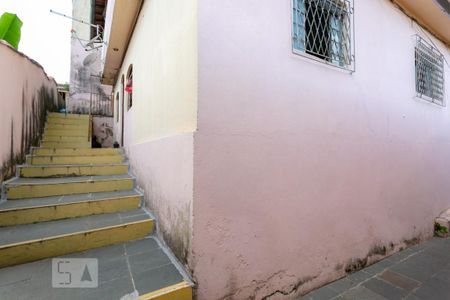 Casa à venda com 400m², 2 quartos e 2 vagasAcesso aos fundos