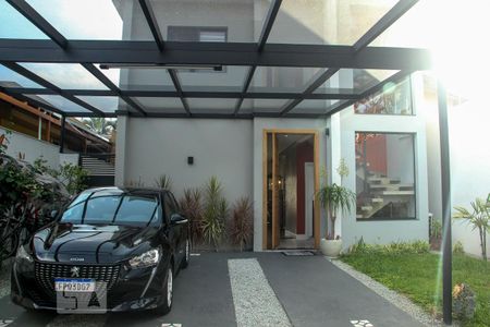 Garagem de casa à venda com 3 quartos, 260m² em Indianópolis, São Paulo