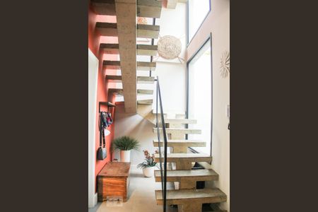 Escada de casa à venda com 3 quartos, 260m² em Indianópolis, São Paulo