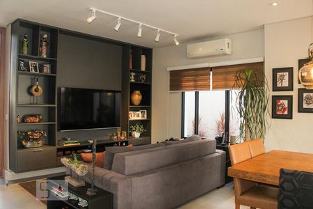 Sala de casa à venda com 3 quartos, 260m² em Indianópolis, São Paulo