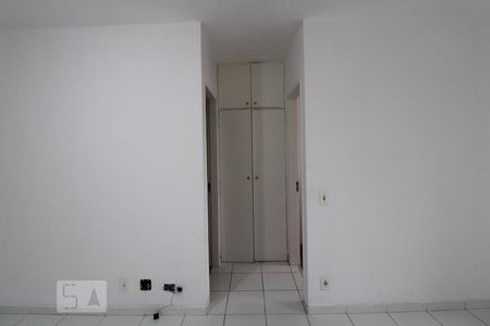 corredor de kitnet/studio à venda com 1 quarto, 35m² em Centro, Campinas