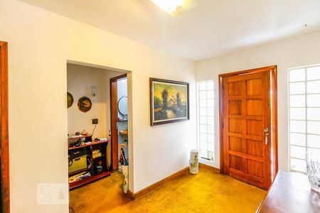 Casa à venda com 350m², 3 quartos e 5 vagasHall