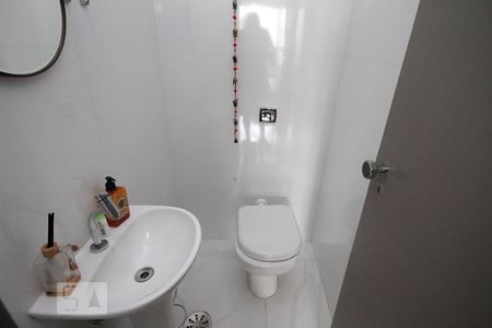 Lavabo de apartamento para alugar com 2 quartos, 140m² em Higienópolis, São Paulo