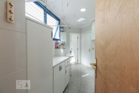 Apartamento para alugar com 180m², 3 quartos e 4 vagasÁrea de serviço 