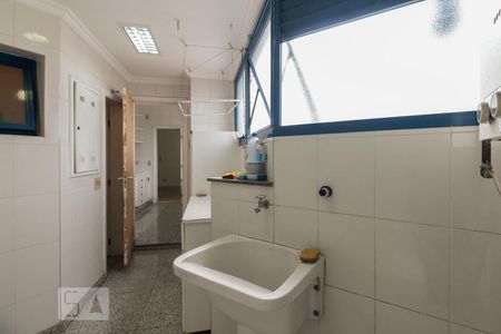 Apartamento para alugar com 180m², 3 quartos e 4 vagasÁrea de serviço 