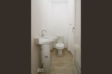 Apartamento para alugar com 94m², 3 quartos e sem vagaLavabo