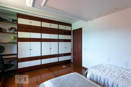 Casa de condomínio à venda com 450m², 2 quartos e 9 vagas Casa de condomínio à venda com 450m², 2 quartos e 9 vagasQuarto 1