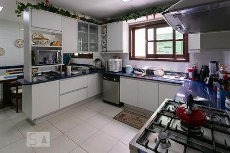 Casa de condomínio à venda com 450m², 2 quartos e 9 vagas Casa de condomínio à venda com 450m², 2 quartos e 9 vagasCozinha