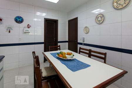 Casa de condomínio à venda com 450m², 2 quartos e 9 vagas Casa de condomínio à venda com 450m², 2 quartos e 9 vagasCopa