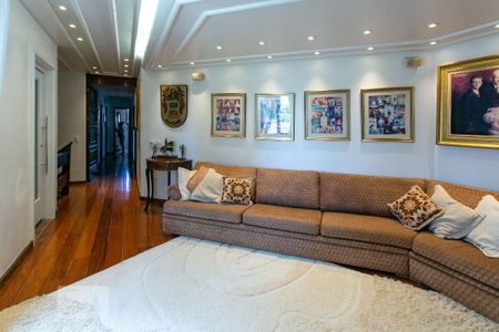 Casa de condomínio à venda com 450m², 2 quartos e 9 vagas Casa de condomínio à venda com 450m², 2 quartos e 9 vagasSala Íntima - Piso superior