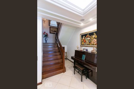 Sala de Estar- Escada de casa de condomínio à venda com 2 quartos, 450m² em Barra da Tijuca, Rio de Janeiro
