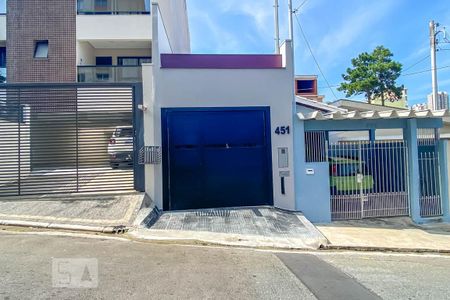 Casa à venda com 135m², 3 quartos e 2 vagasFachada