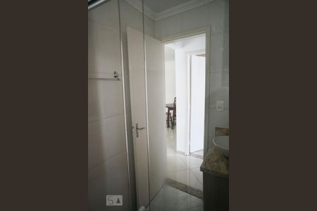 Banheiro de apartamento para alugar com 2 quartos, 68m² em Campestre, Santo André