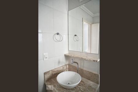 Apartamento para alugar com 68m², 2 quartos e 1 vaga Apartamento para alugar com 68m², 2 quartos e 1 vagaBanheiro