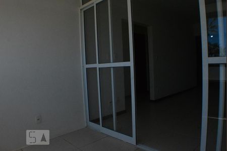 Sala com varanda de apartamento para alugar com 2 quartos, 72m² em Jaguaribe, Salvador